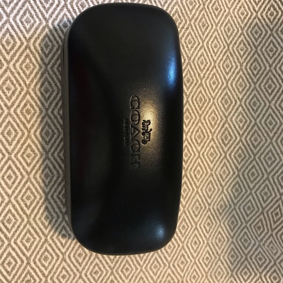 COACH New Unisex Black/Back Matte Sunglasses. - Picture 6 of 8